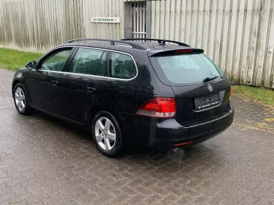 Gebraucht VW Golf VII 105 PS (77 kW) 2013 Schwarz Kombi