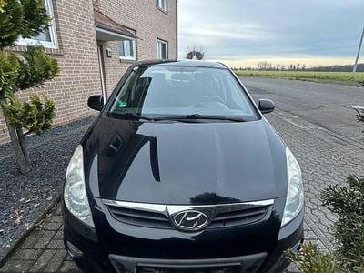 Gebraucht Hyundai i20 Classic 77 PS (56 kW) 2010 Schwarz Kleinwagen