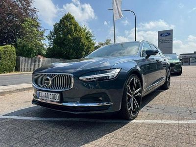 Denim blue / metallic Gebraucht 2024 Volvo V90 Ultimate Kombi | 52.290 € (Teuer)