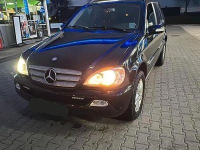 Gebraucht Mercedes ML270 163 PS (119 kW) 2003 Schwarz SUV