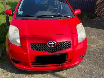 Gebraucht Toyota Yaris 90 PS (66 kW) 2007 Rot Kleinwagen