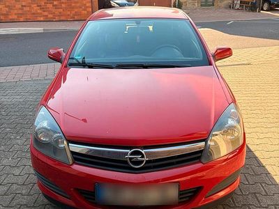 Usata Opel Astra GTC 105 CV (77 kW) 2005 Rosso Coupé