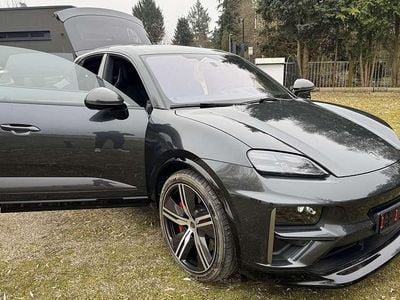 Nouă Porsche Macan Turbo 430 kW (585 CP) 2025 Gri SUV