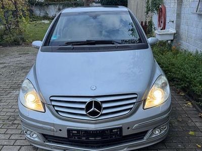 Mercedes B200