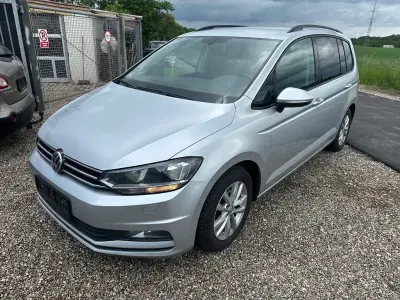 Gebraucht VW Touran Comfortline 150 PS (110 kW) 2016 Silber Van / Kleinbus