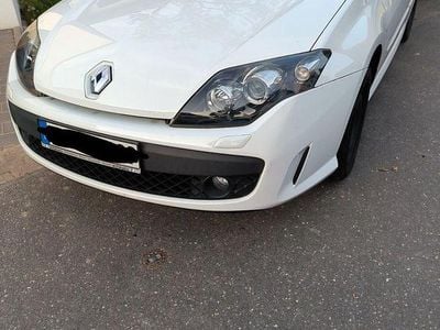 Second-hand Renault Laguna III Sportway 110 CP (80 kW) 2010 Alb Berlinǎ