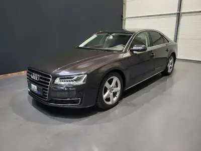 Gebraucht Audi A8 Ambiente 262 PS (192 kW) 2016 Oolonggrau metallic Limousine