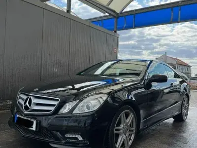 Gebraucht Mercedes E250 AMG 204 PS (150 kW) 2009 Schwarz Coupé