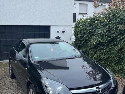 Gebraucht Opel Astra GTC 110 PS (80 kW) 2010 Schwarz Kombi