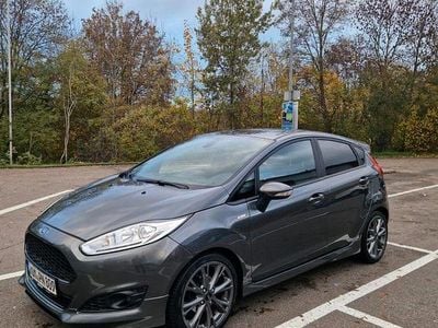 Grau Gebraucht 2017 Ford Fiesta ST-Line Kleinwagen | 6.500 € (Superpreis)