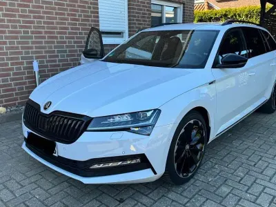 Gebraucht Skoda Superb SportLine 190 PS (139 kW) 2023 Weiß Kombi