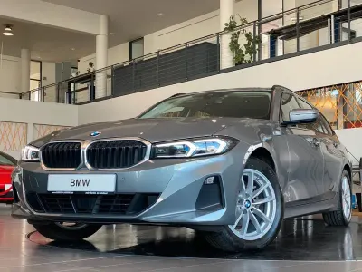 Gebraucht BMW 318 Sport Line 150 PS (110 kW) 2023 Grau Kombi