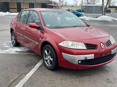 Rot Gebraucht 2007 Renault Mégane II Limousine | 650 €