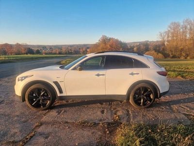 Infiniti QX70