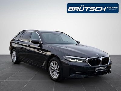 Gebraucht BMW 520 Sport Line 190 PS (139 kW) 2023 Sophistograu brillanteffekt metalli metallic Kombi