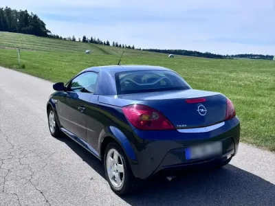 Używany Opel Tigra 90 KM (66 kW) 2007 Niebieski Kabriolet