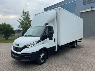 Gebraucht Iveco Daily 179 PS (131 kW) 2021 White ic 194 Van
