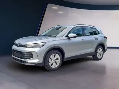 Neu VW Tiguan Trendline 150 PS (110 kW) 2026 Oyster silver metallic SUV