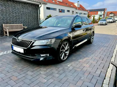 Gebraucht Skoda Superb LAURIN & KLEMENT 280 PS (205 kW) 2016 Schwarz Kombi