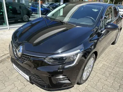 Używany Renault Clio V Intens 91 KM (66 kW) 2021 Czarny Sedan/Limuzyna