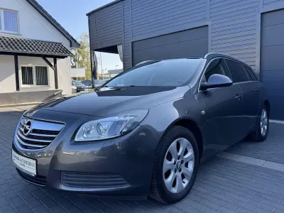 Gebraucht Opel Insignia Edition 179 PS (131 kW) 2009 Silber/grau (metallic) Kombi