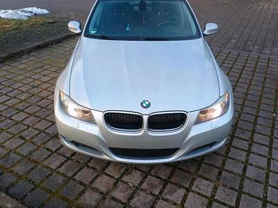Gebraucht BMW 318 Lifestyle 140 PS (102 kW) 2011 Silber Kombi
