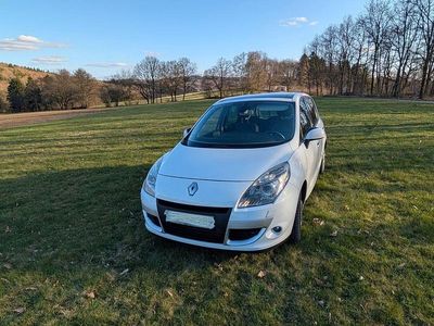 Gebraucht Renault Scénic III Luxe 131 PS (96 kW) 2010 Weiß Van / Kleinbus