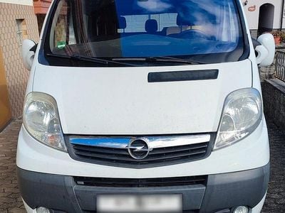 Second-hand Opel Vivaro 145 CP (106 kW) 2011 Alb Monovolum