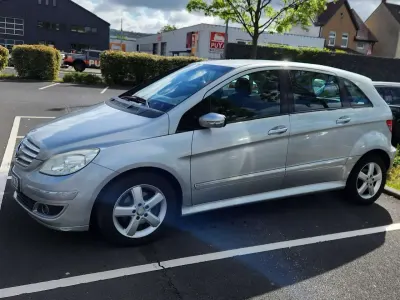 Gebraucht Mercedes B200 140 PS (102 kW) 2008 Silber Van / Kleinbus