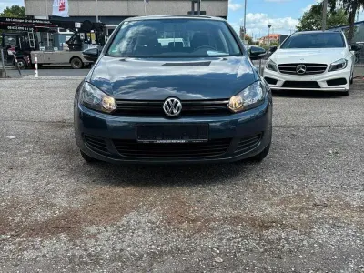 Gebraucht VW Golf VI Trendline 80 PS (58 kW) 2010 Blau Kleinwagen