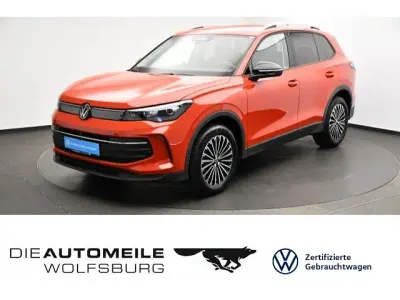 Gebraucht VW Tiguan Goal 150 PS (110 kW) 2025 Persimmon red metallic SUV