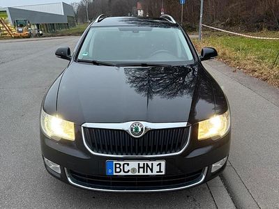 Gebraucht Skoda Superb 170 PS (125 kW) 2012 Schwarz Kombi