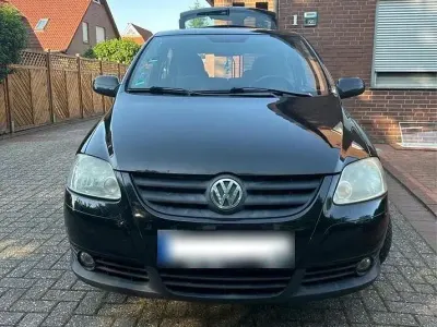 Gebraucht VW Fox 54 PS (39 kW) 2009 Schwarz Kleinwagen