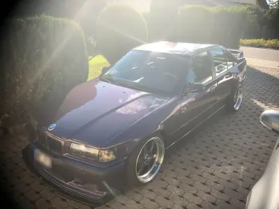 Gebraucht BMW 323 M Sport 170 PS (125 kW) 1992 Violet Limousine