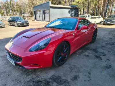 Gebraucht Ferrari California 460 PS (338 kW) 2010 Rot Cabrio