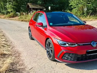 Gebraucht VW Golf VIII GTI 245 PS (180 kW) 2023 Rot Limousine