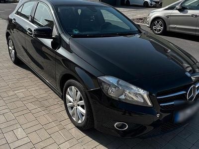 Gebraucht Mercedes A180 109 PS (80 kW) 2013 Schwarz Kleinwagen