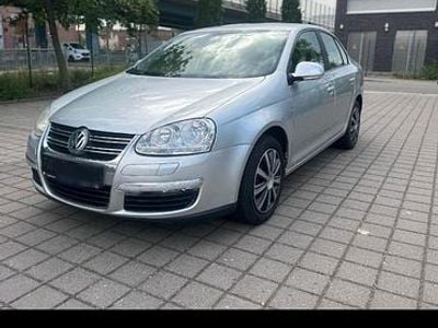 Gebraucht VW Jetta 101 PS (74 kW) 2006 Silber Limousine