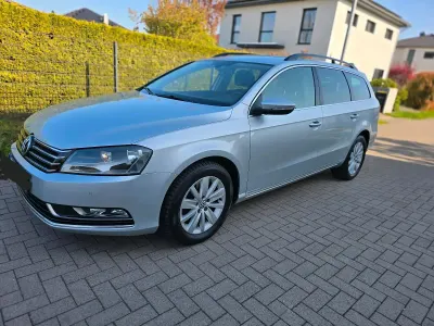 Gebraucht VW Passat 140 PS (102 kW) 2013 Silber Kombi