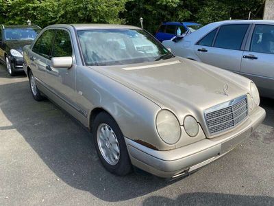 Mercedes E230