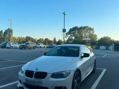 Gebraucht BMW 318 M Performance 143 PS (105 kW) 2011 Weiß Coupé