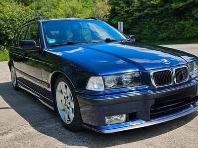 BMW 323