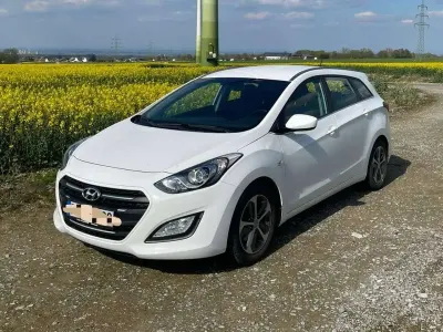 Gebraucht Hyundai i30 101 PS (74 kW) 2017 Weiß Kombi