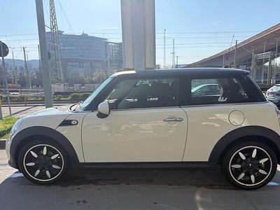 Begagnad Mini ONE 75 HK (55 kW) 2013 Vit Halvkombi