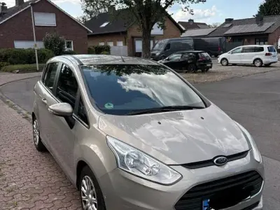 Gebraucht Ford B-MAX SYNC Edition 101 PS (74 kW) 2013 Gold Van / Kleinbus