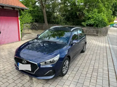 Gebraucht Hyundai i30 140 PS (102 kW) 2018 Blau Kombi