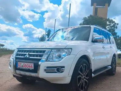 Gebraucht Mitsubishi Pajero Edition 190 PS (139 kW) 2018 Weiß SUV