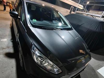 Grau Gebraucht 2016 Ford S-MAX Business Edition Van / Kleinbus | 13.490 € (Fairer Preis)