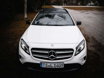 Mercedes GLA220
