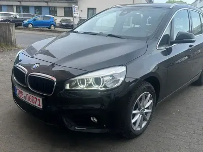 Gebraucht BMW 218 Gran Tourer Advantage 136 PS (100 kW) 2015 Schwarz Van / Kleinbus